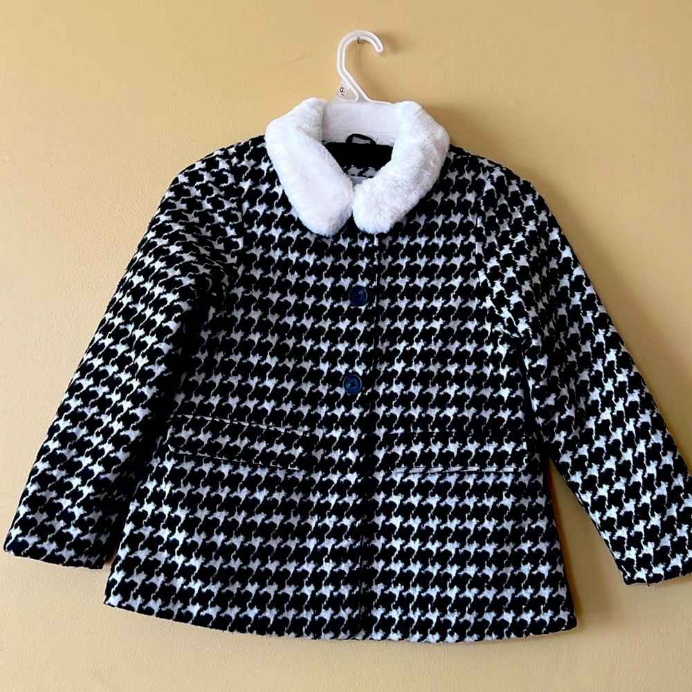 Cat and Jack girls black and white tweed coat ! Gorgeous ! Size S(6-6x)